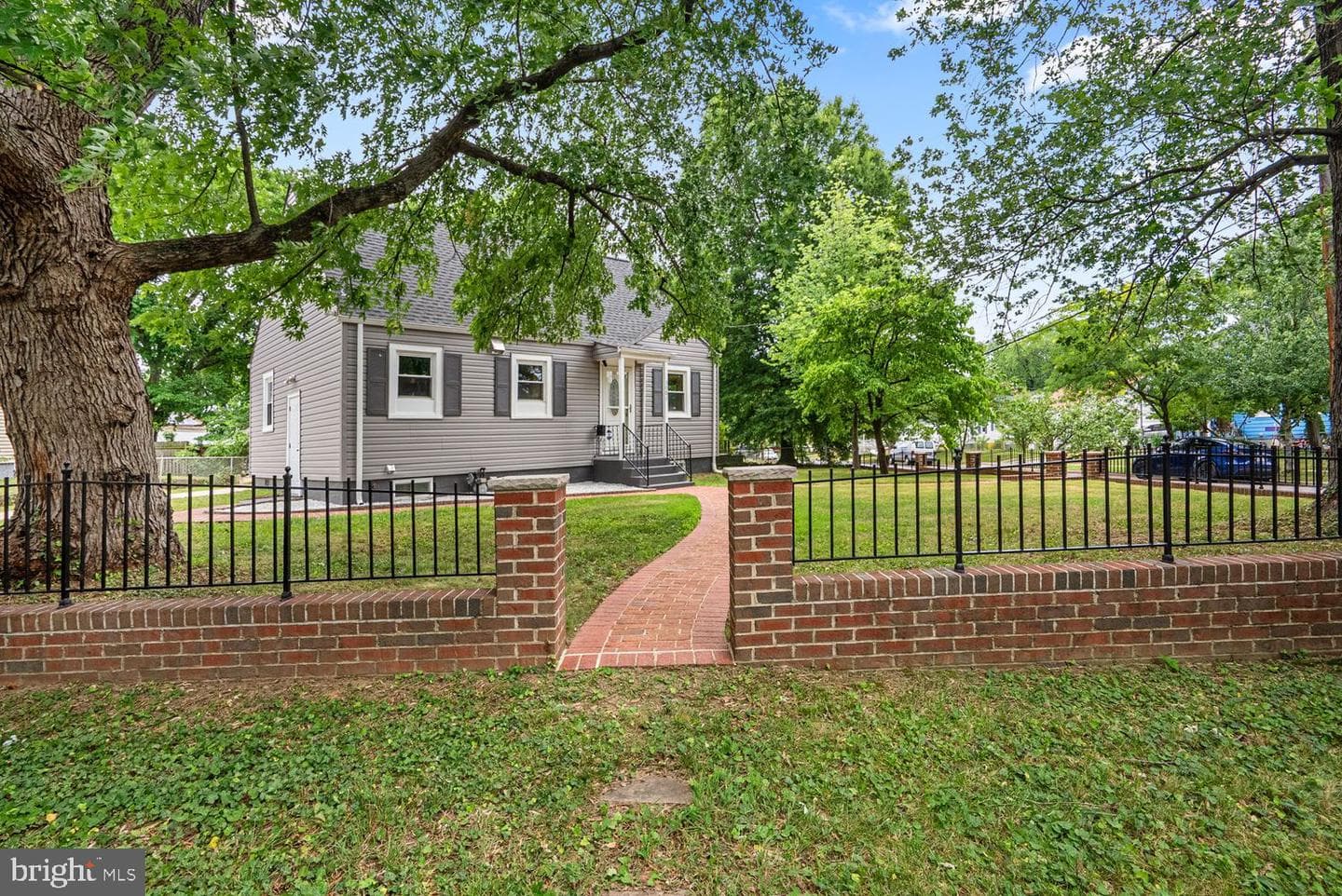 3001 Lancer Place photo 2