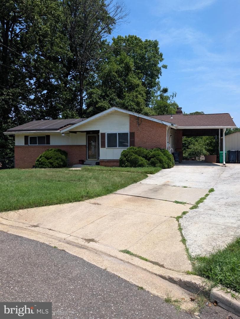 5106 Tall Oak Court photo 1