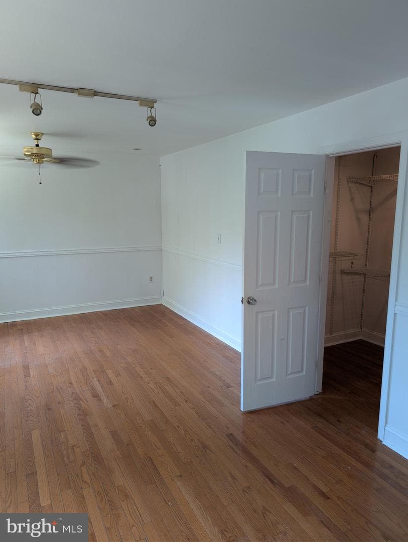 5106 Tall Oak Court photo 3
