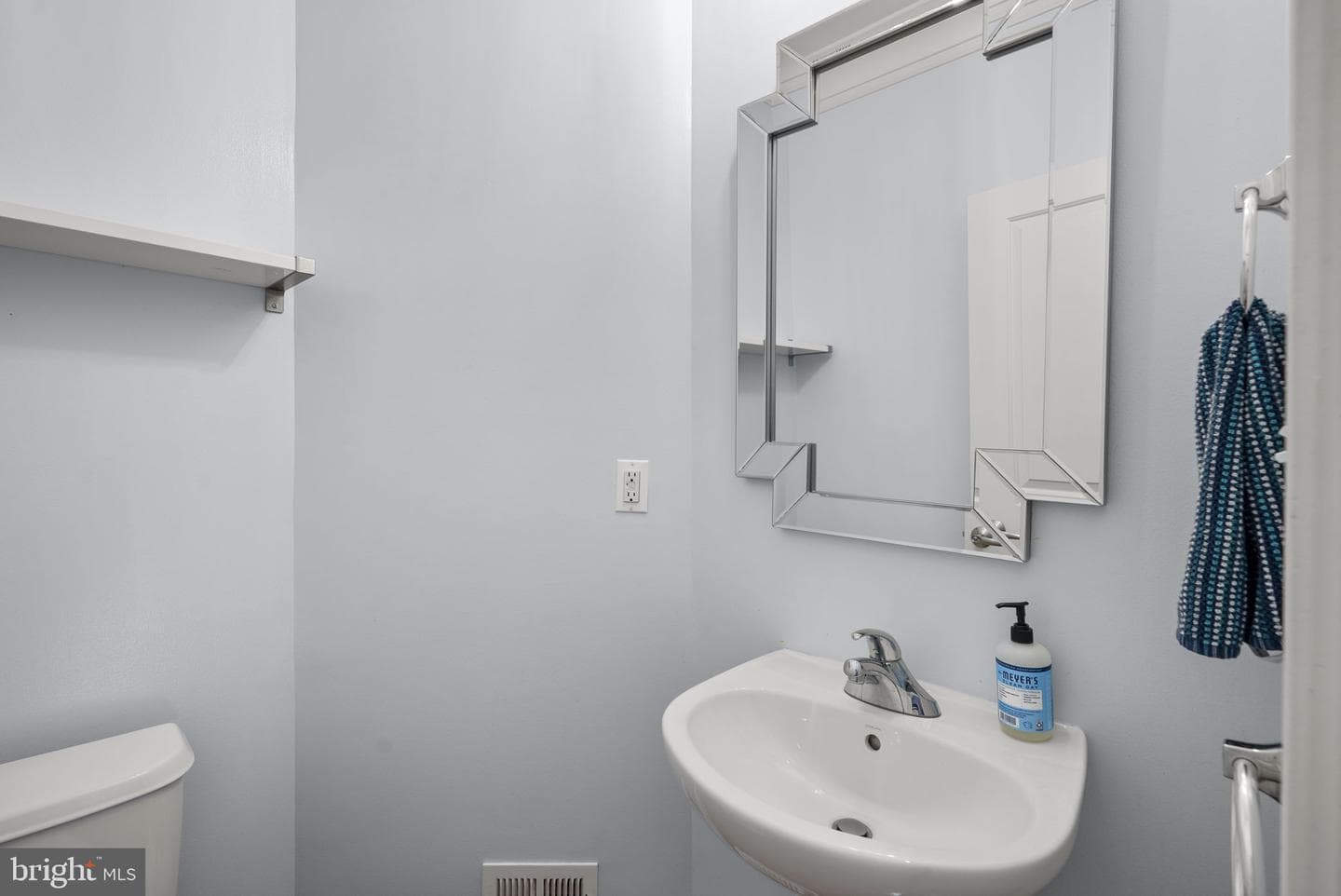 5601 44th Avenue photo 10