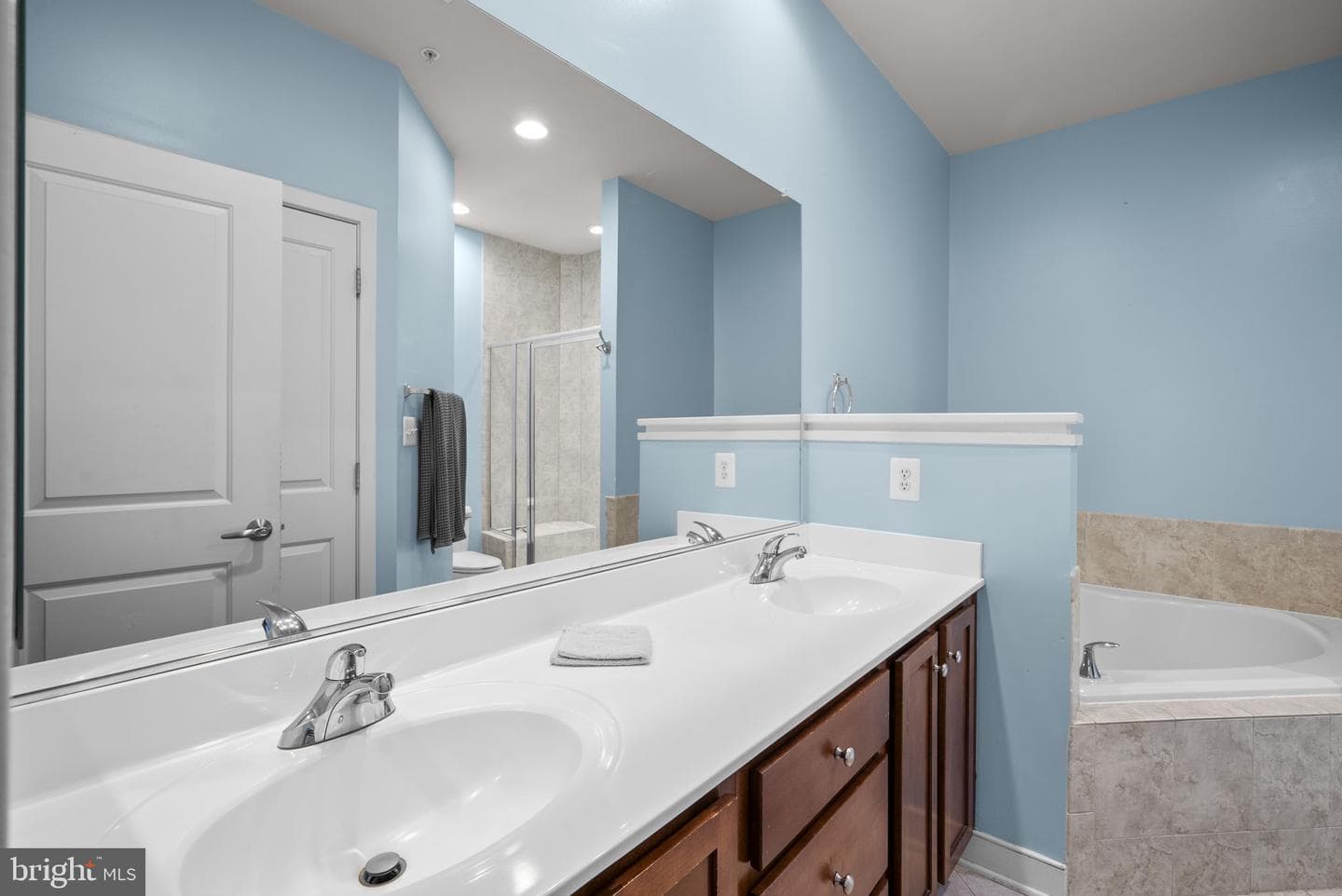 5601 44th Avenue photo 29