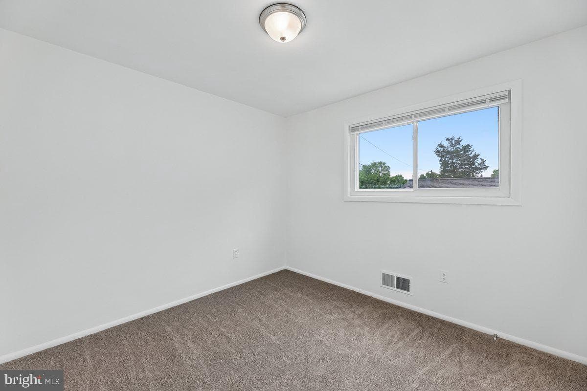 605 Hedgeleaf Avenue photo 13