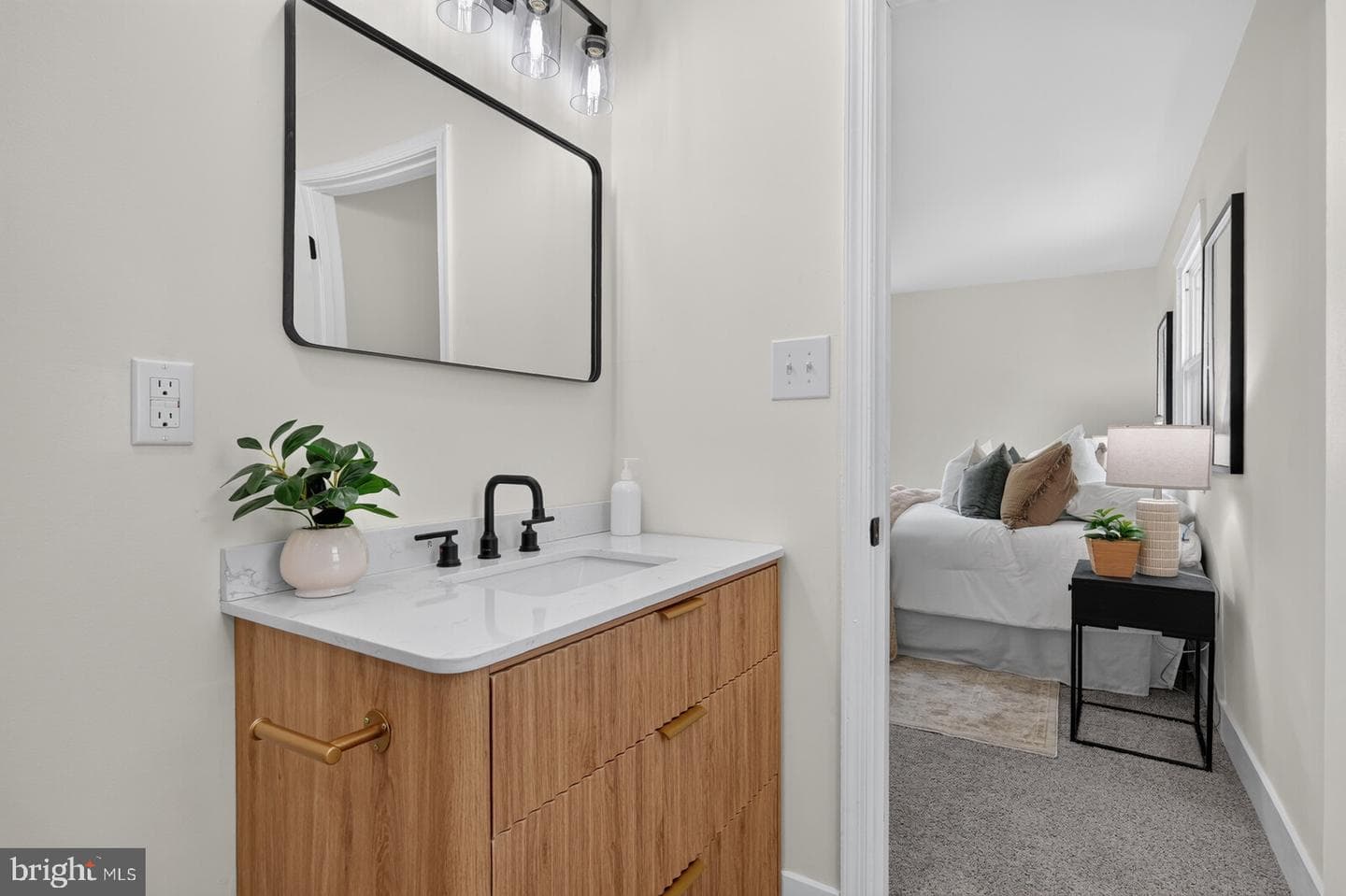 10914 Layton Street photo 22