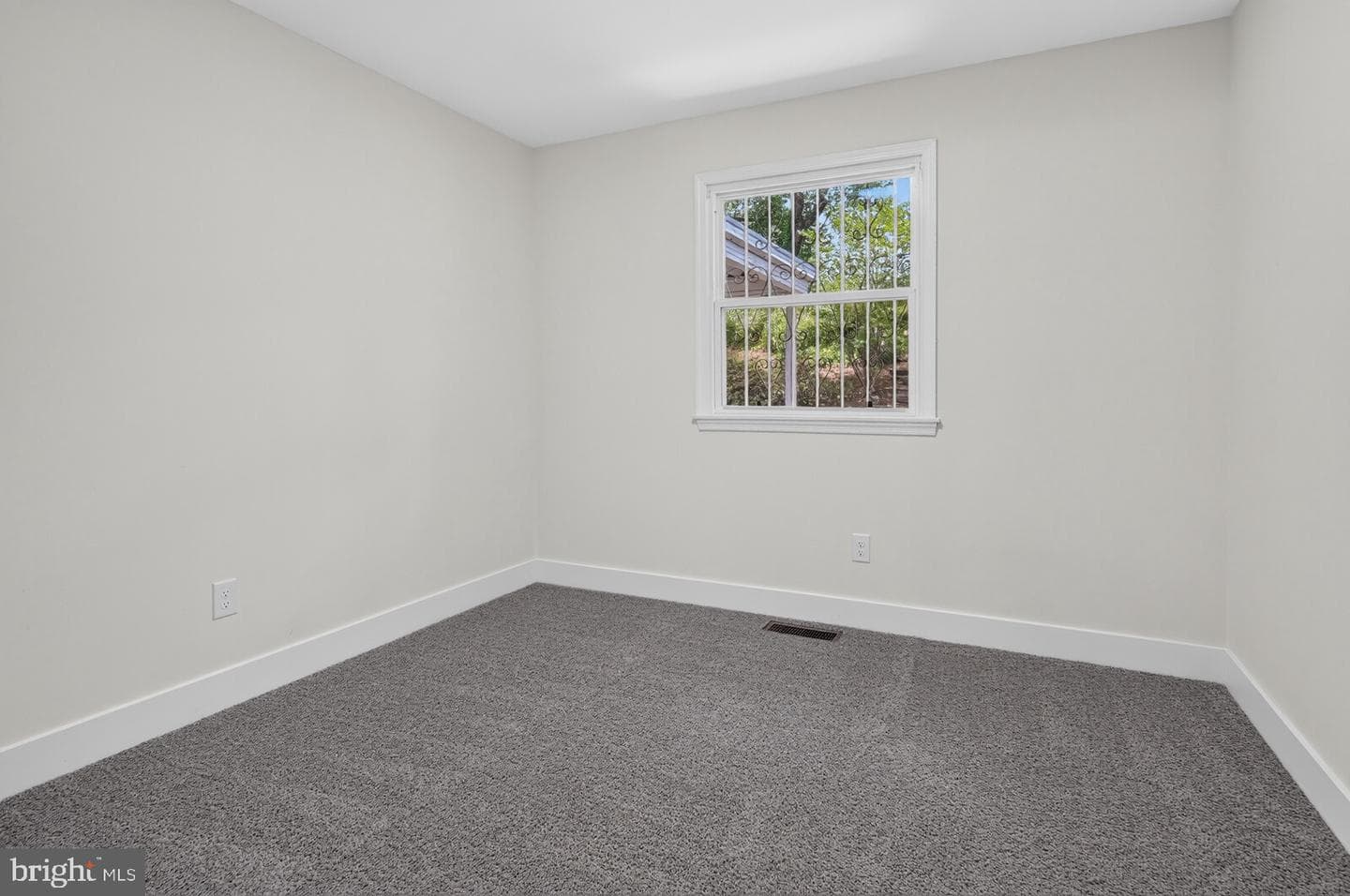 10914 Layton Street photo 25