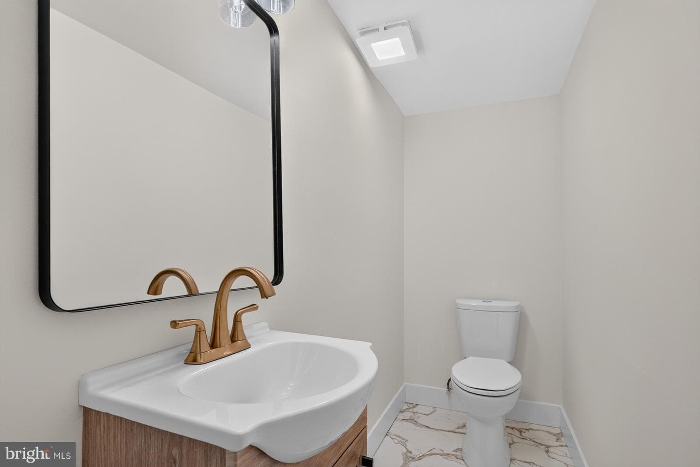 10914 Layton Street photo 32