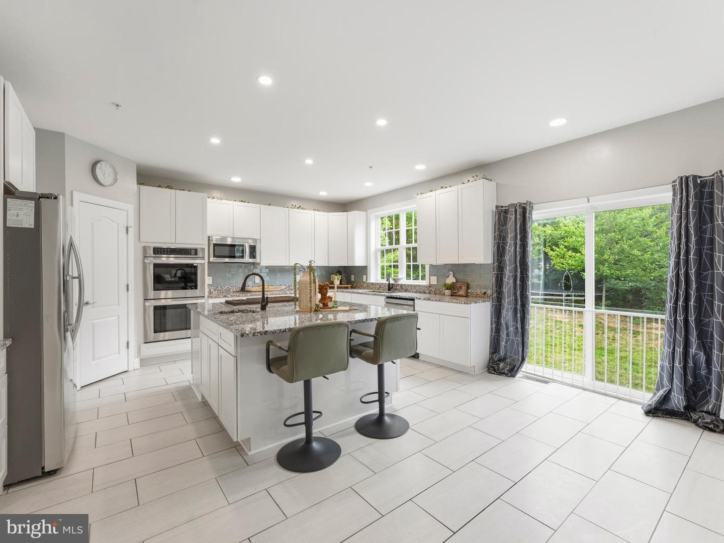100 Inverness Lane photo 11
