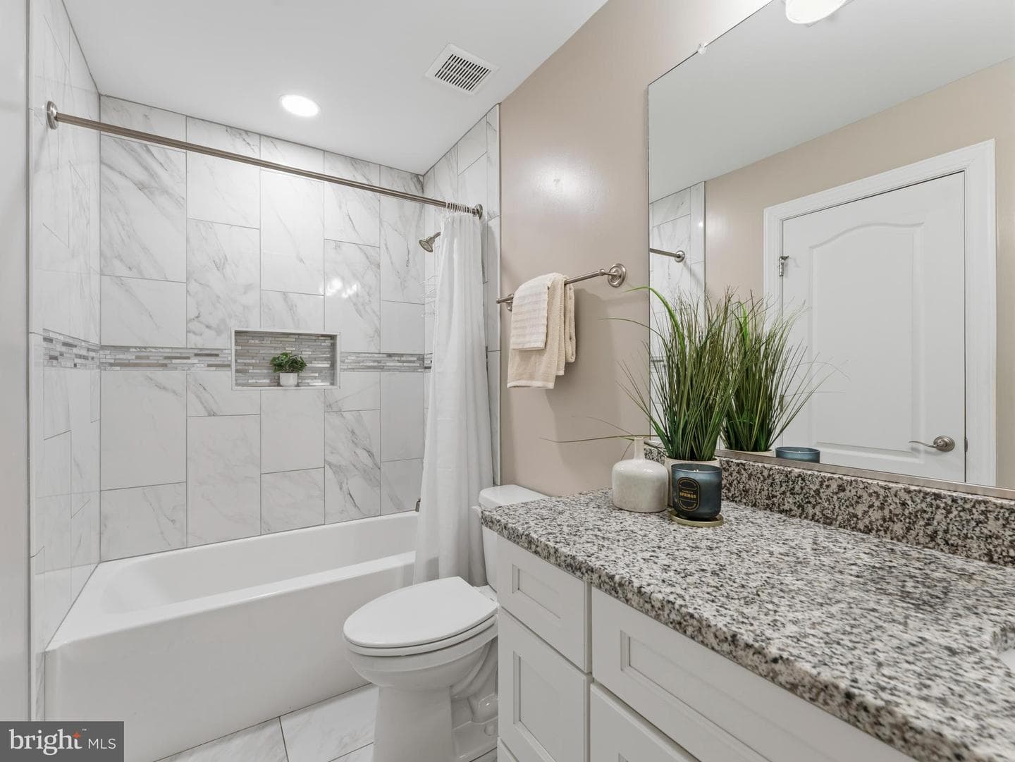100 Inverness Lane photo 27