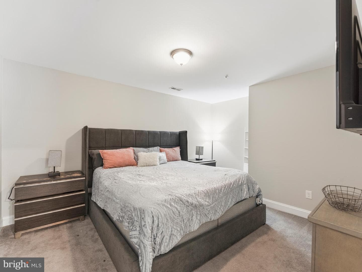 100 Inverness Lane photo 34