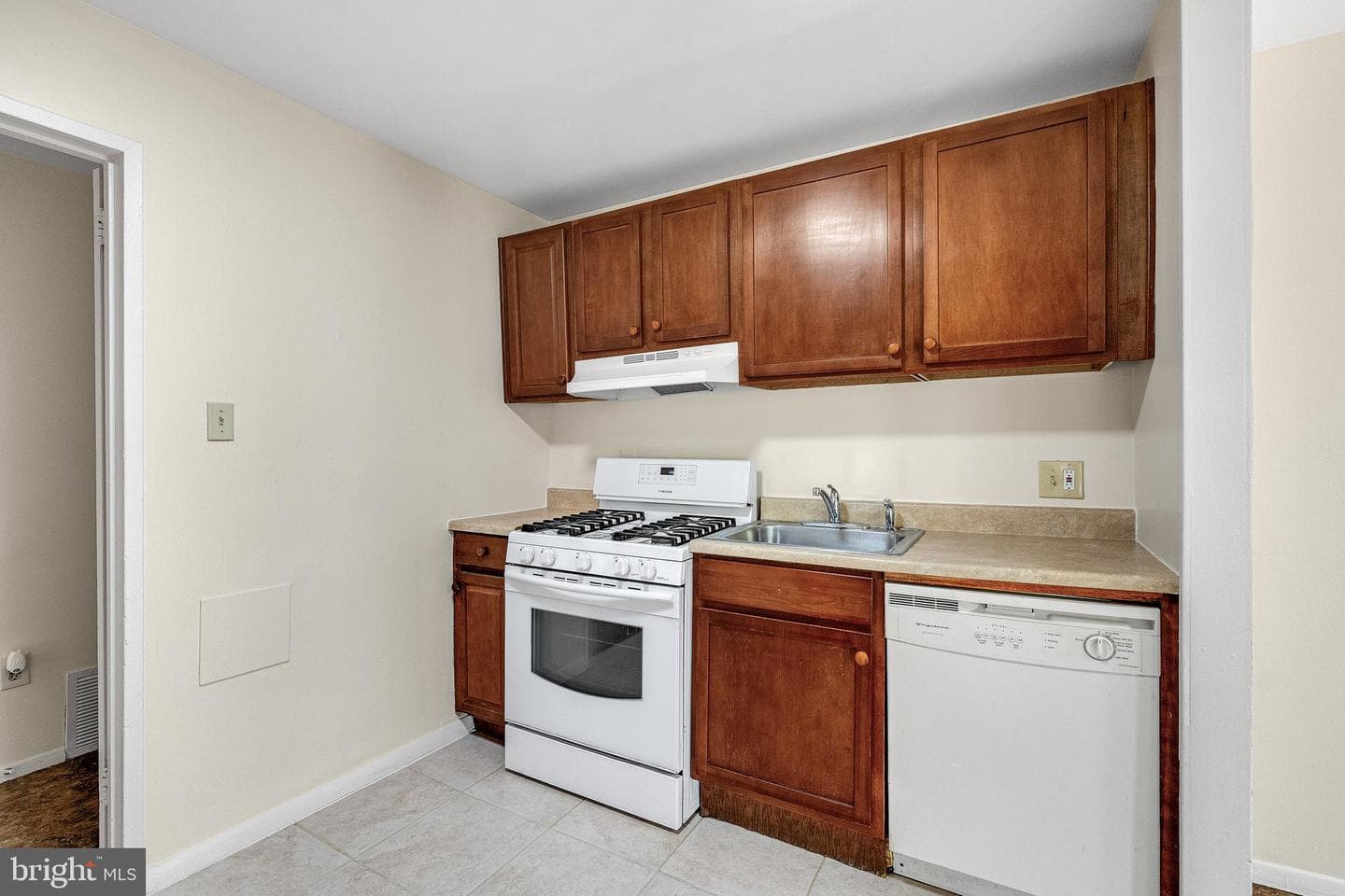 7208 Donnell Place #b-2 photo 2