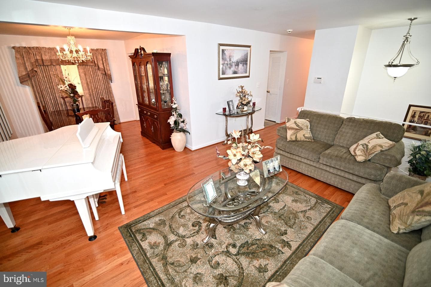 5528 Helmont Drive photo 14