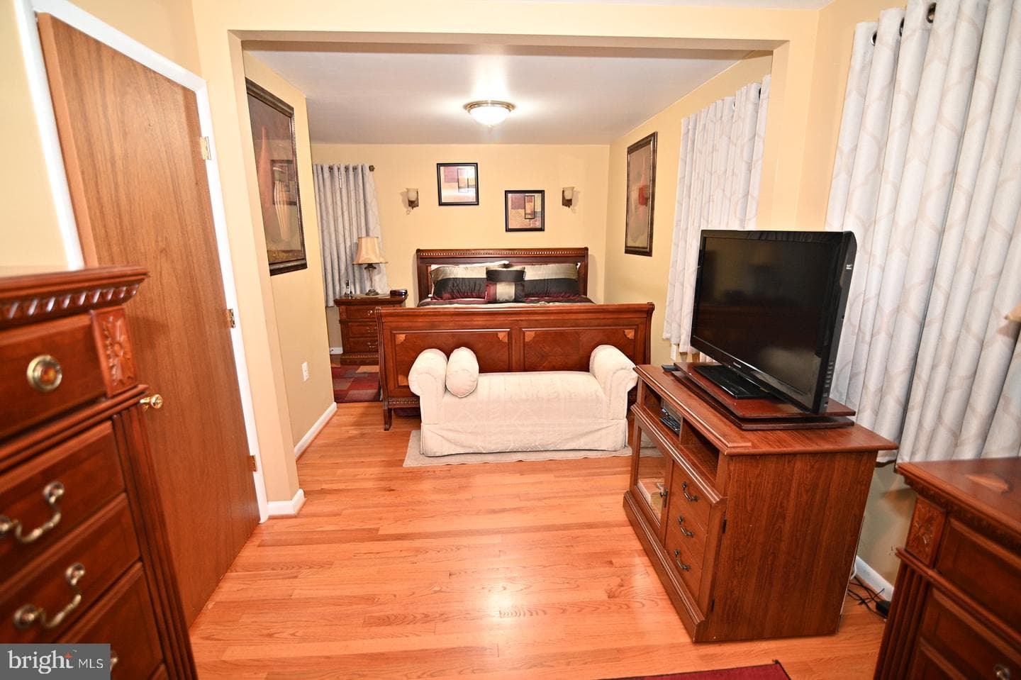 5528 Helmont Drive photo 3