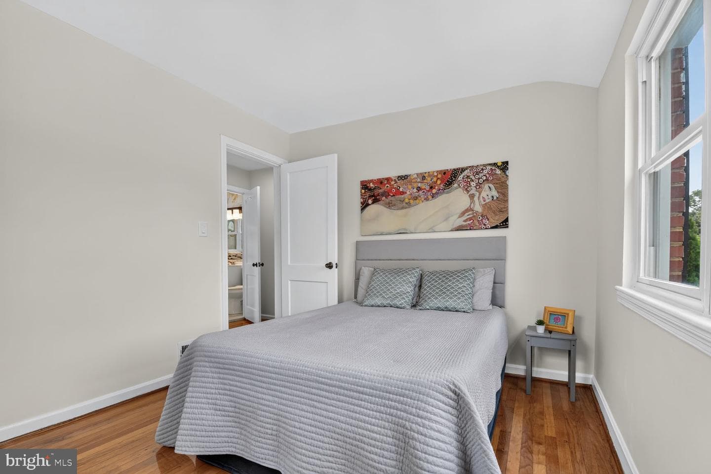2416 Griffen Street photo 8