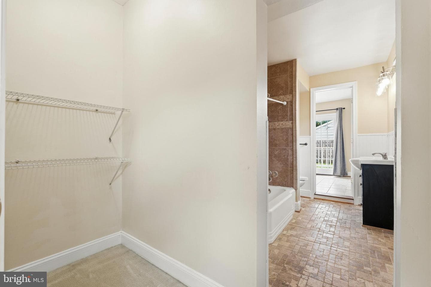 5033 Emo Street photo 27