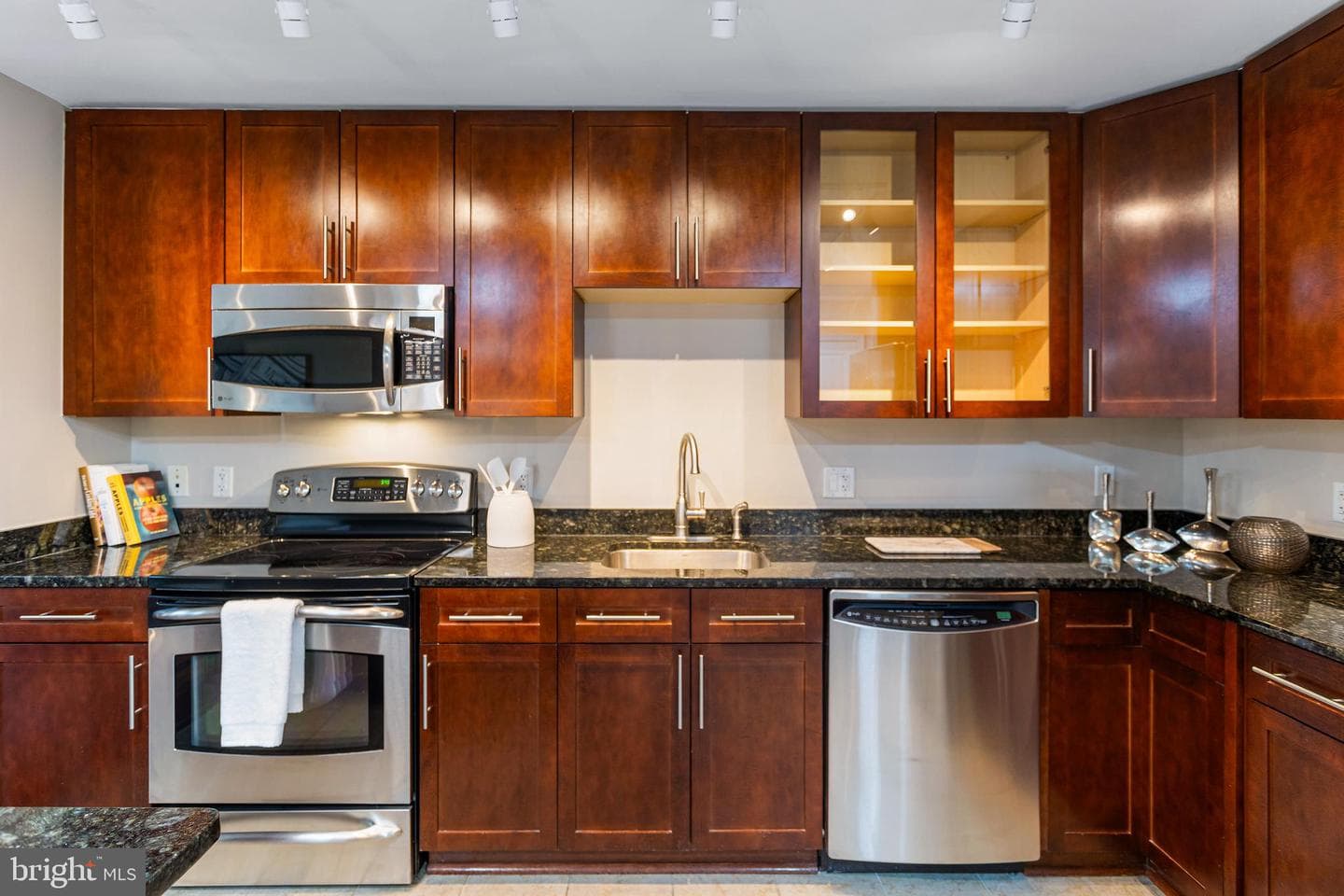 157 Fleet Street #909 photo 11