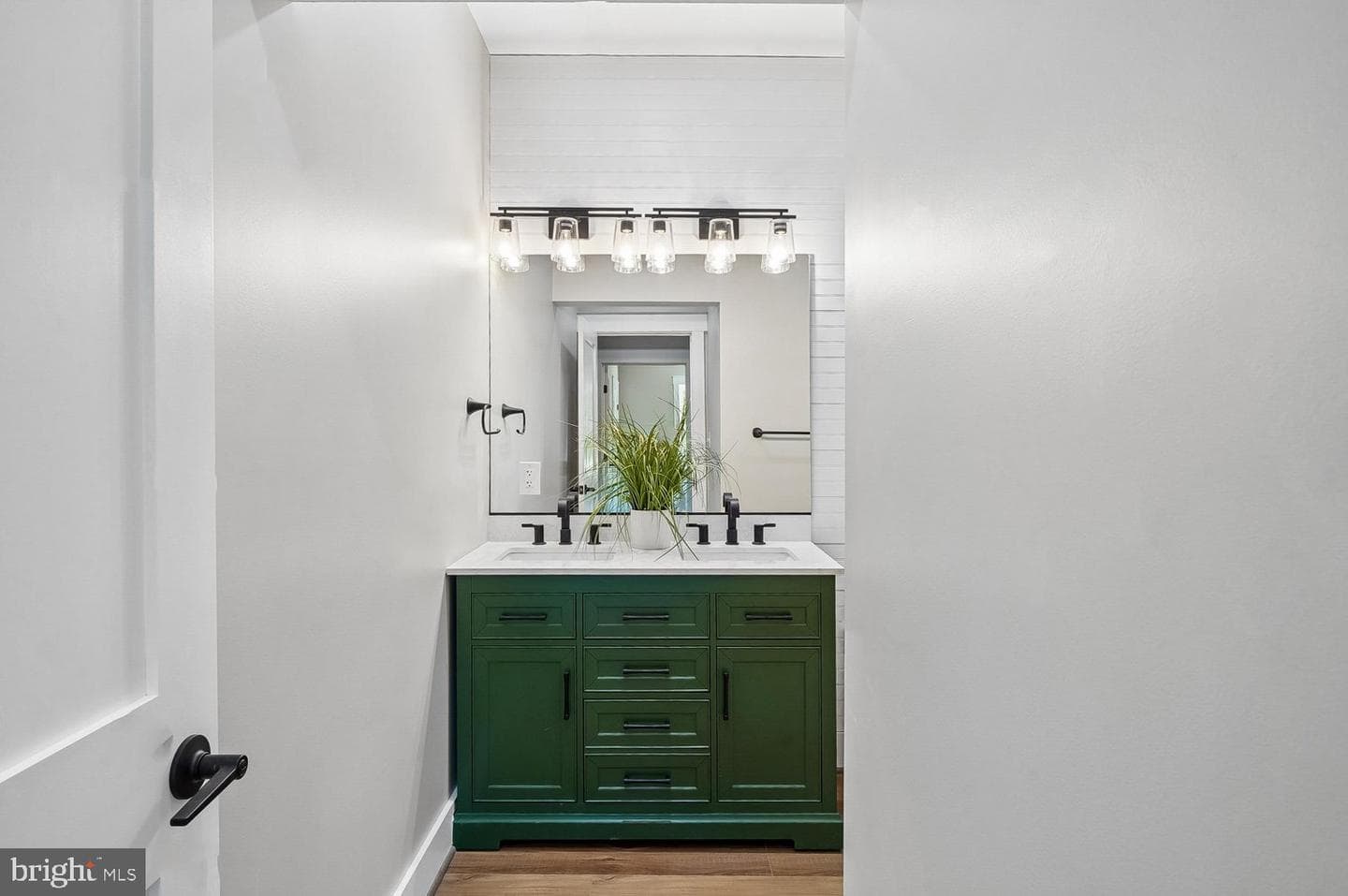 17304 Queen Anne Bridge Road photo 44