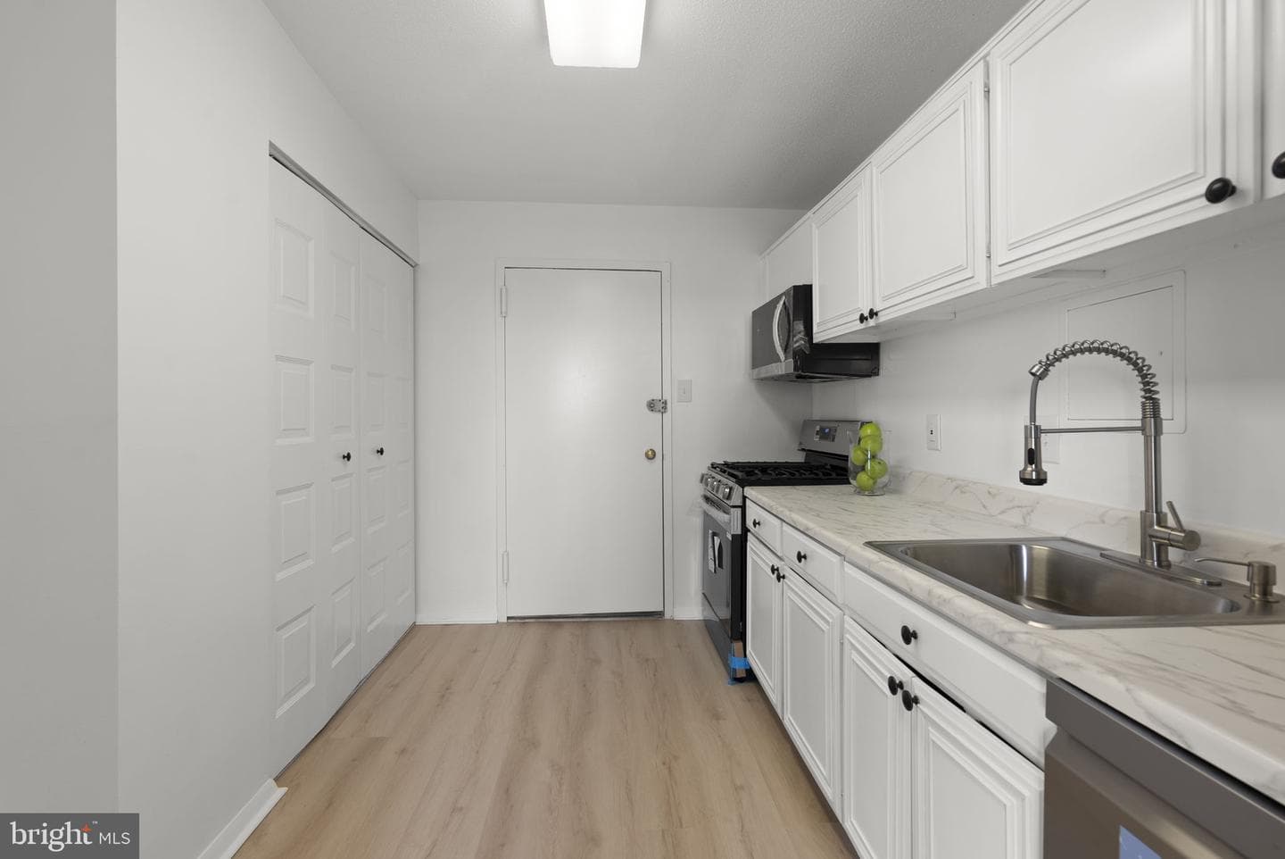 6100 Westchester Park Drive #1117 photo 11