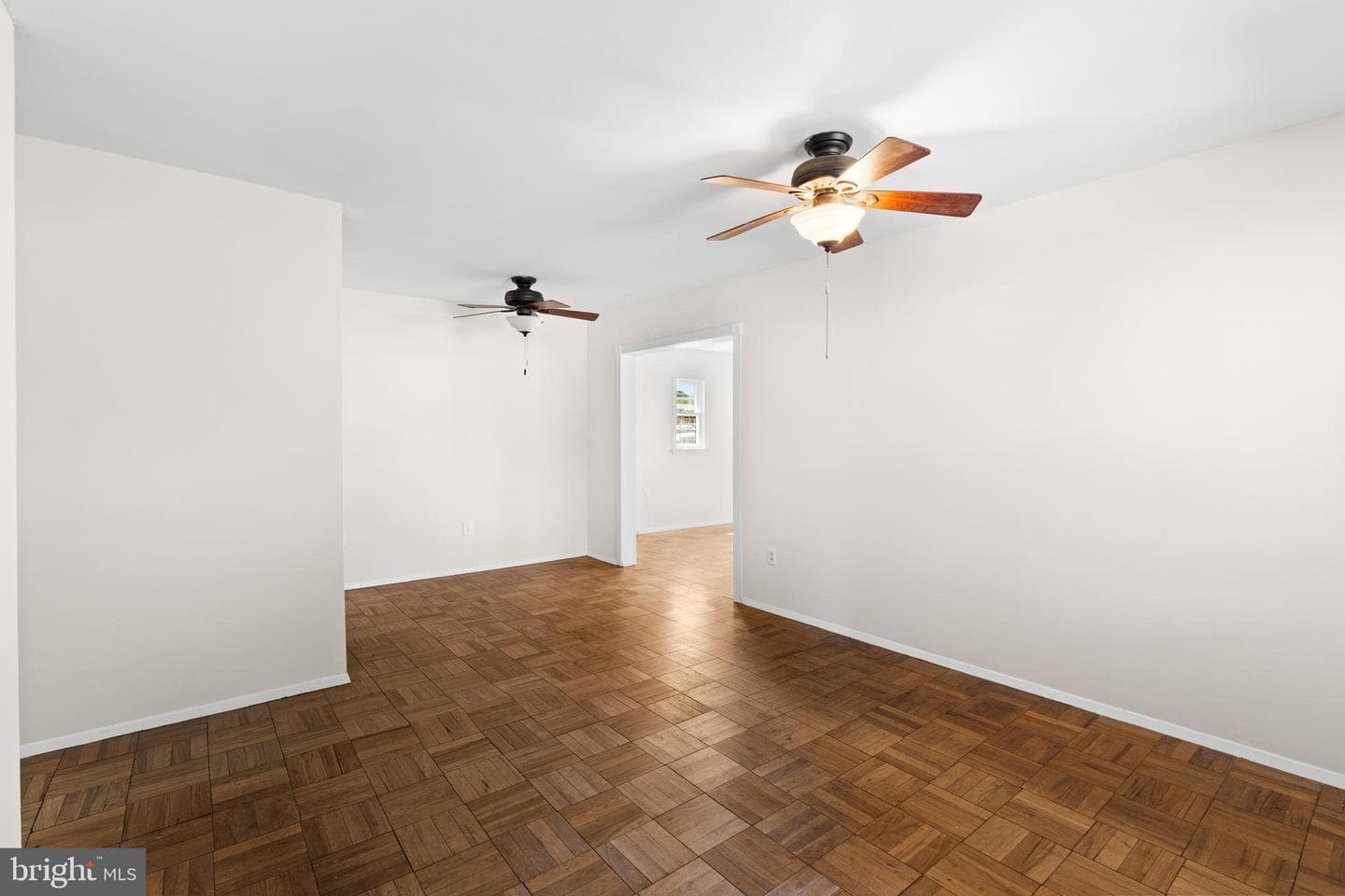 905 Lindsay Road photo 13