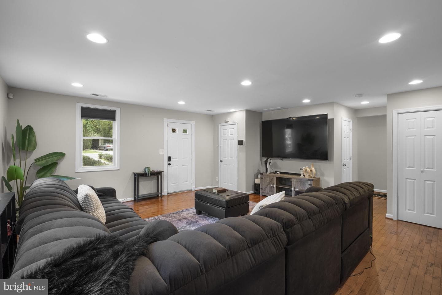14905 White Hall Avenue photo 4