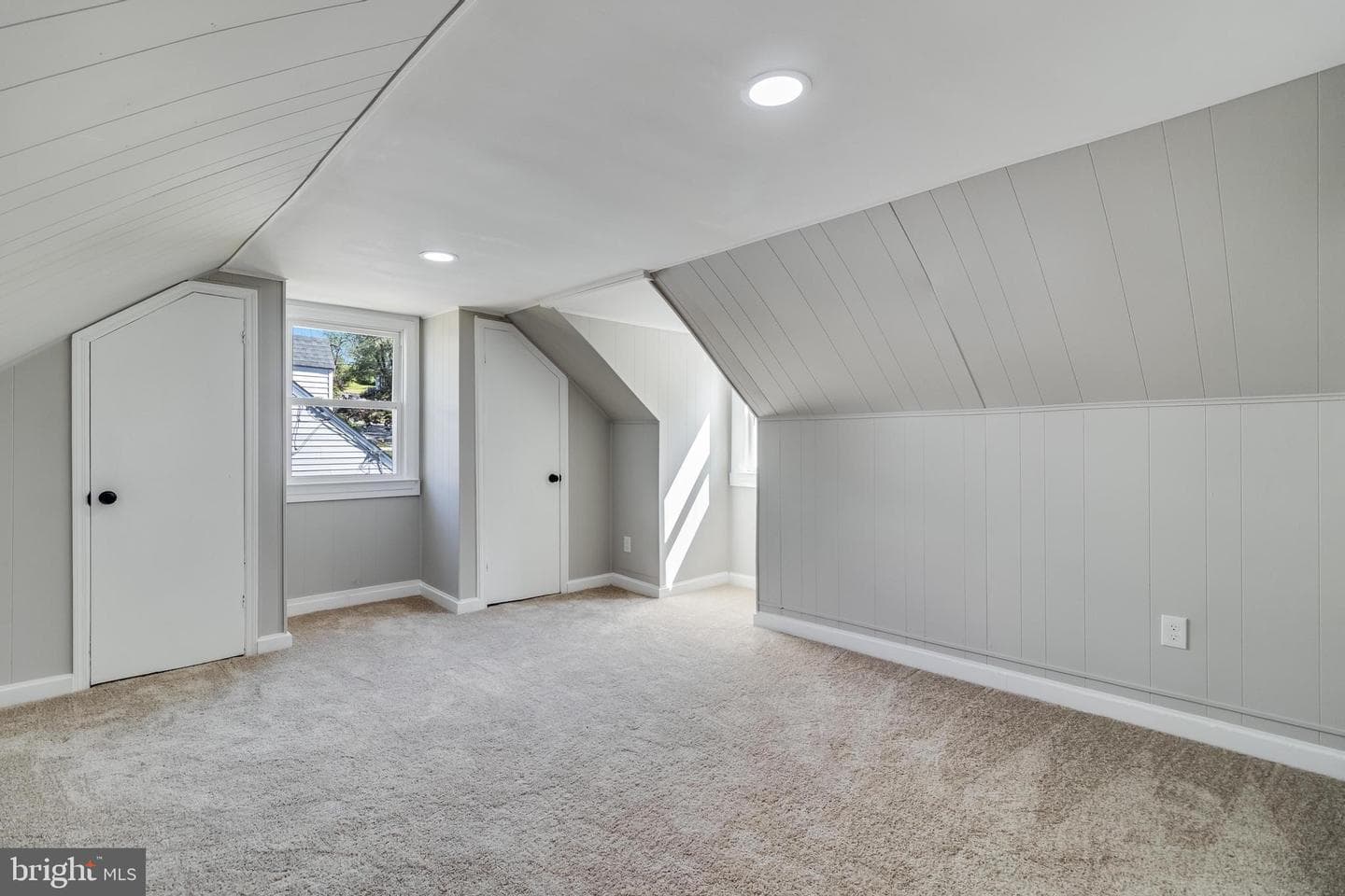 109 S Huron Drive photo 22