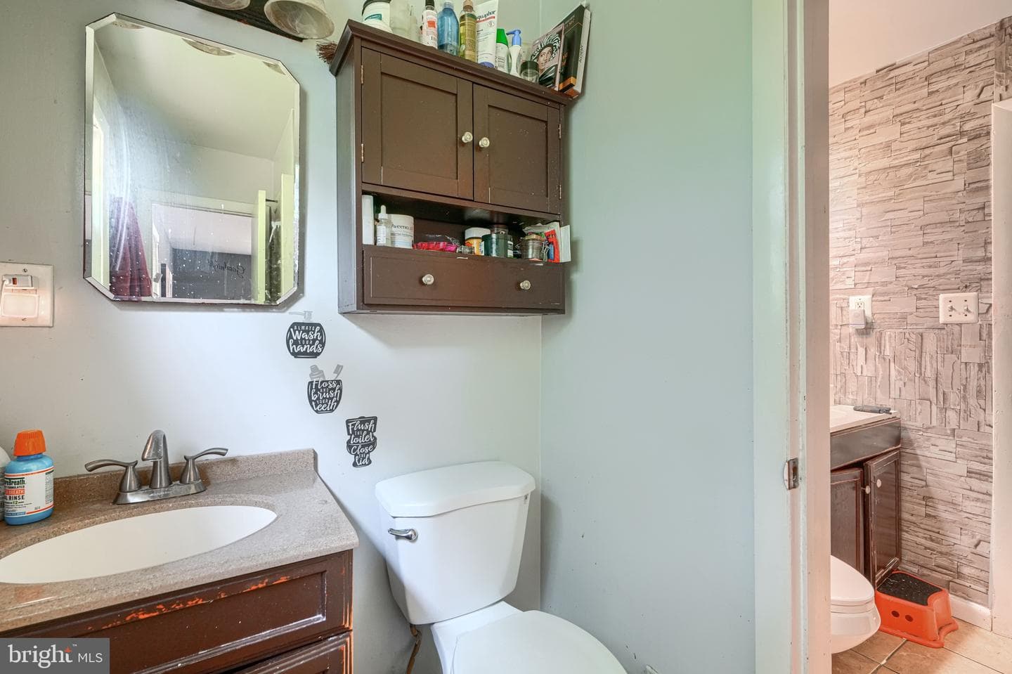 1810 Hollydale Road photo 8