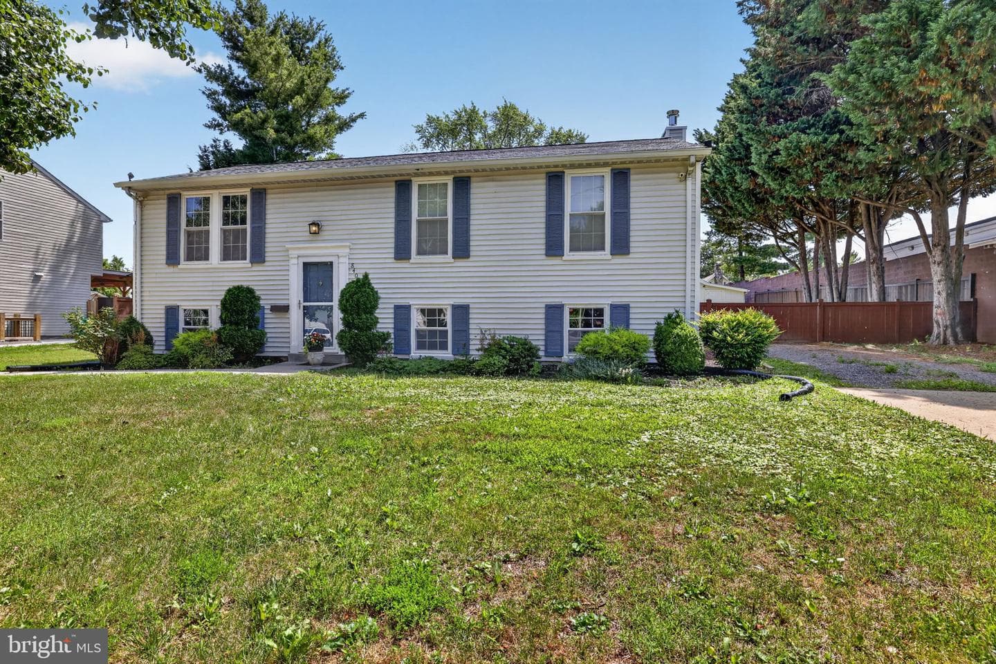 8409 Locust Grove Drive photo 5