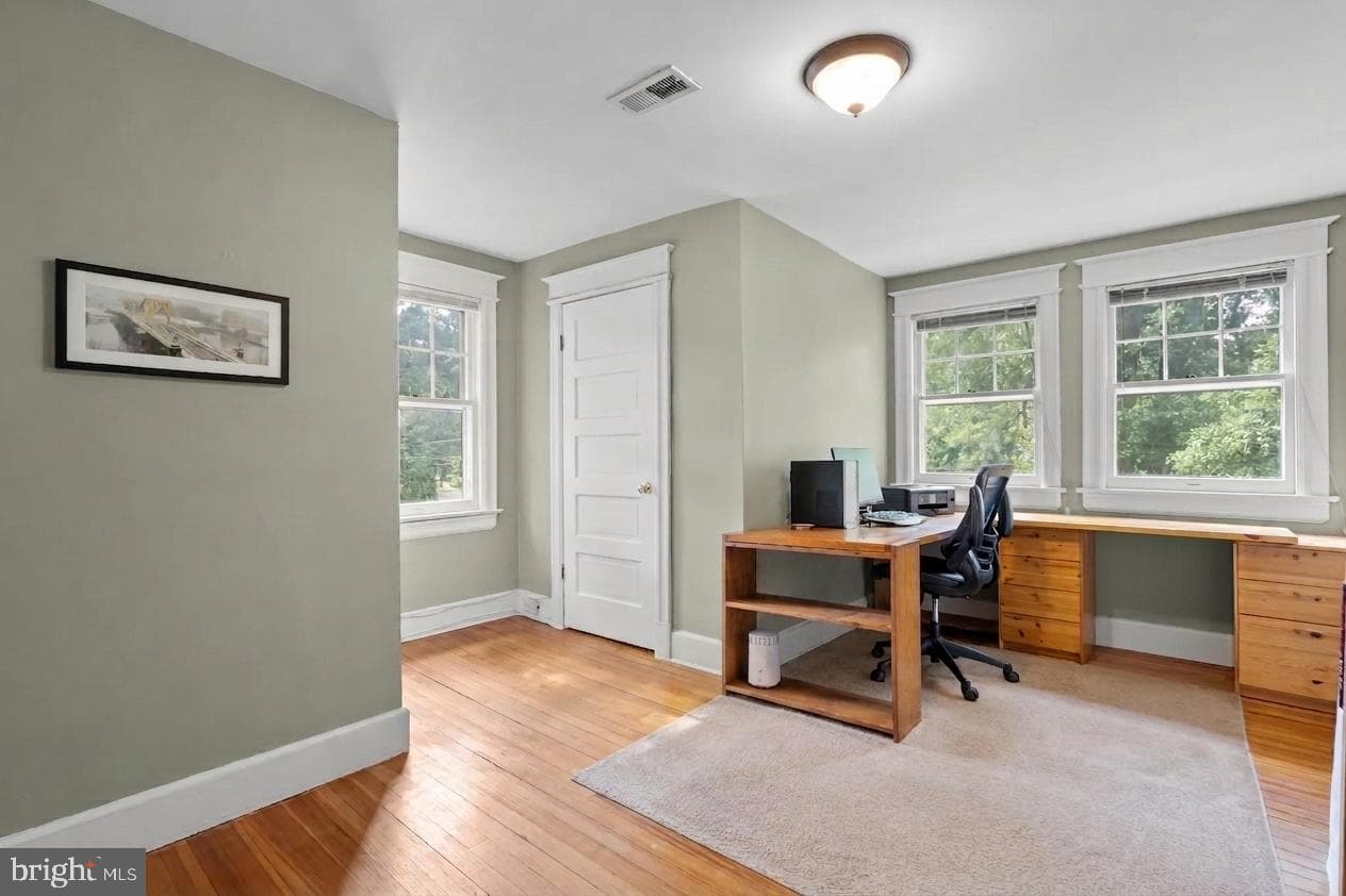 4300 Queensbury Road photo 24