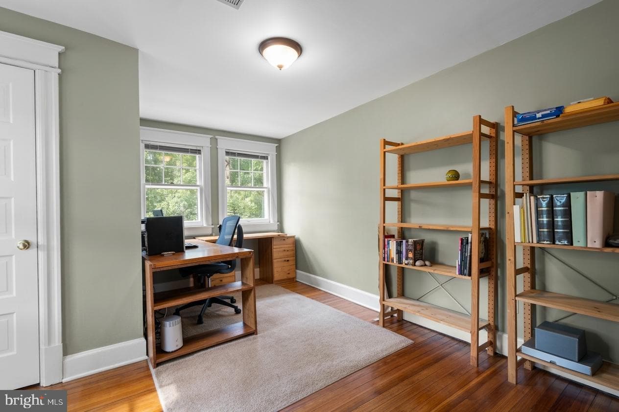 4300 Queensbury Road photo 25