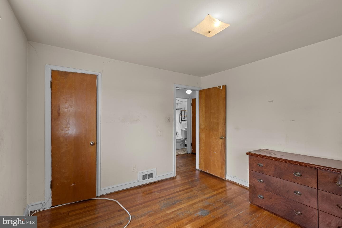 823 Cox Avenue photo 16