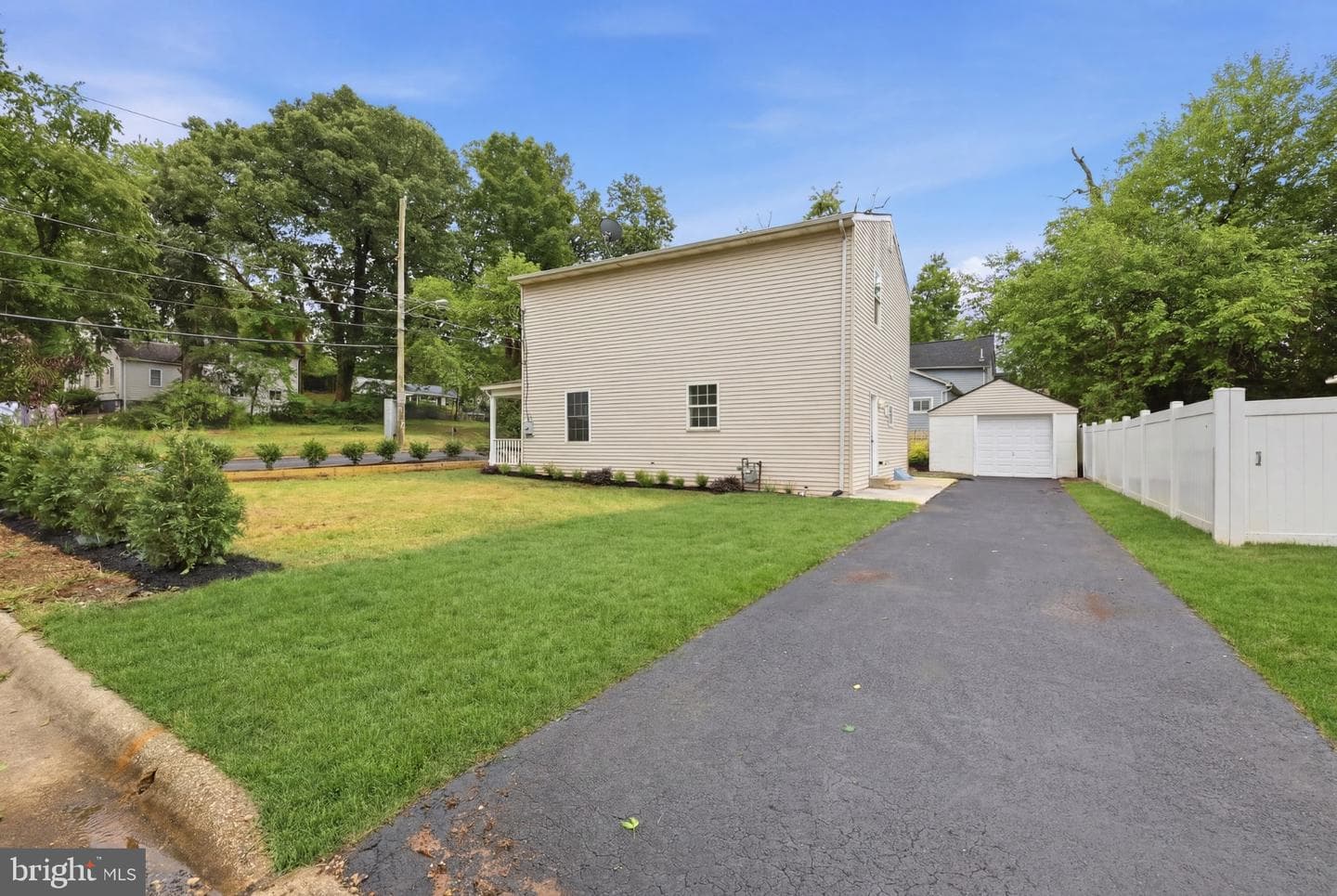 901 Nova Avenue photo 33