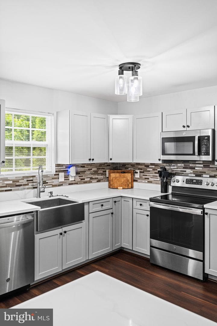 5939 Applegarth Place photo 15