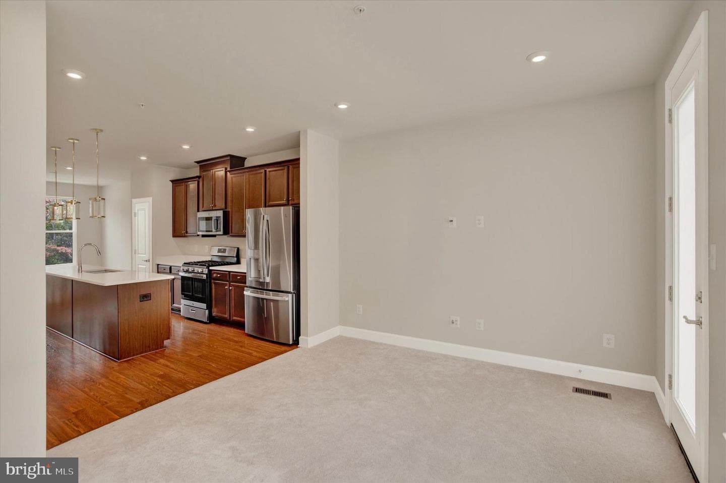 3511 Carnaby Street photo 10
