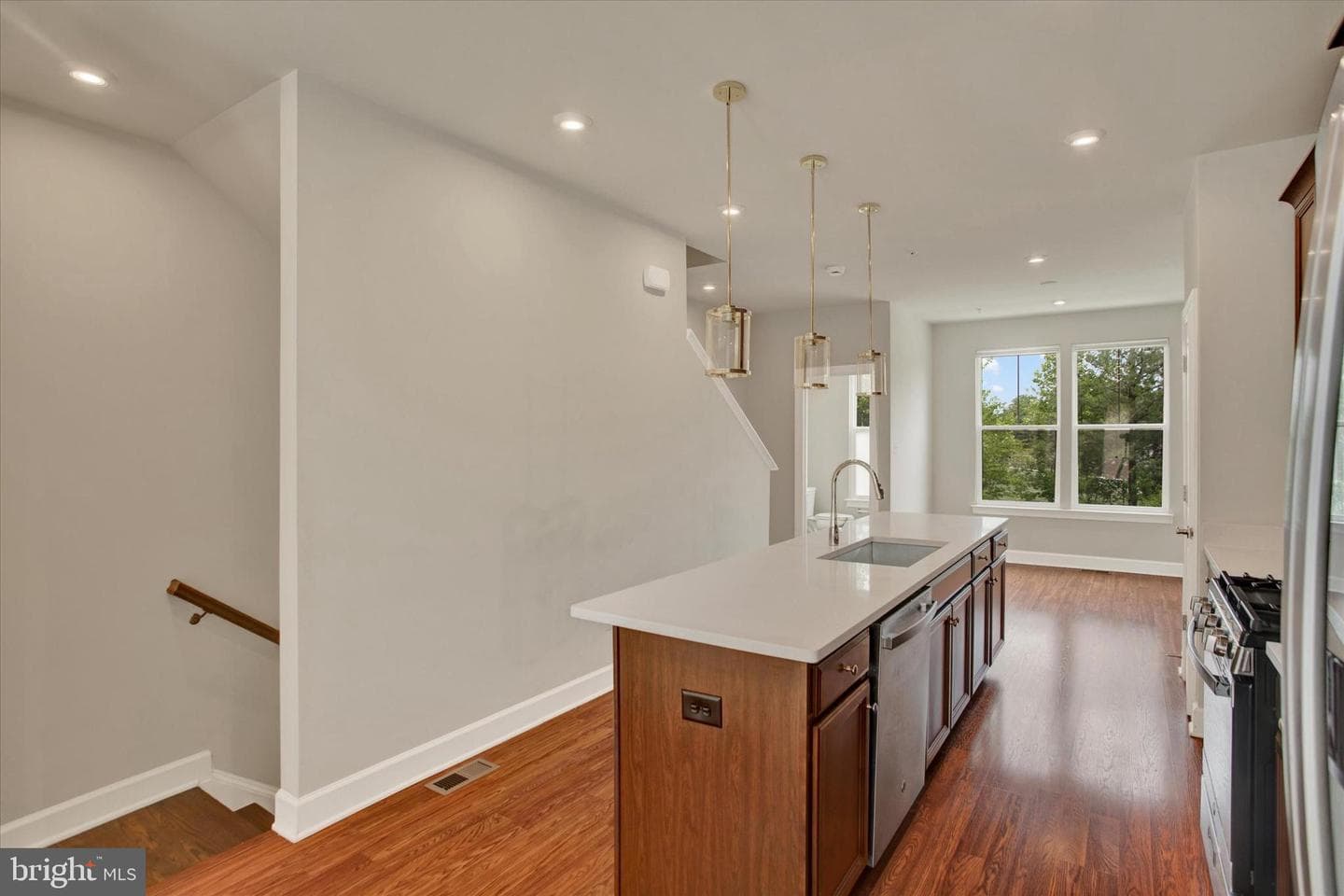 3511 Carnaby Street photo 11