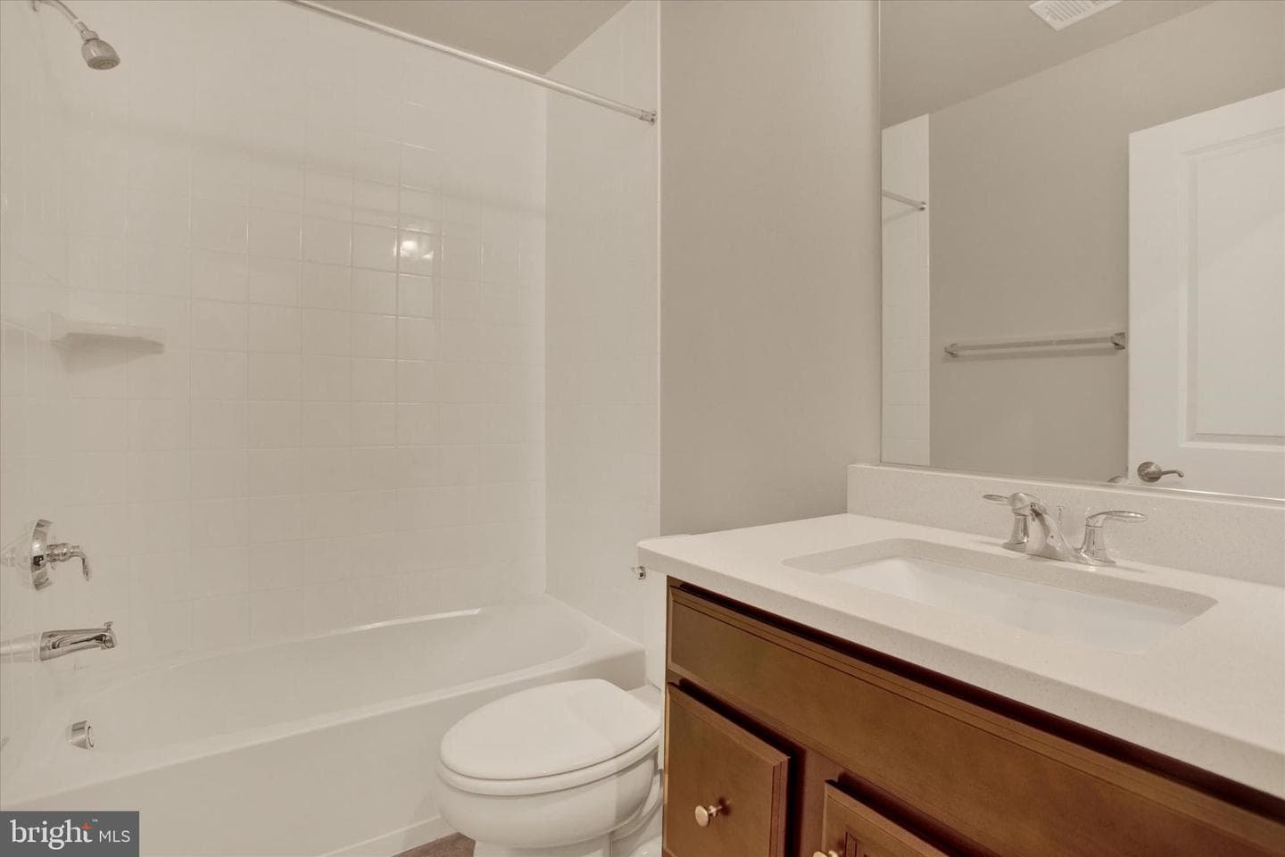 3511 Carnaby Street photo 7