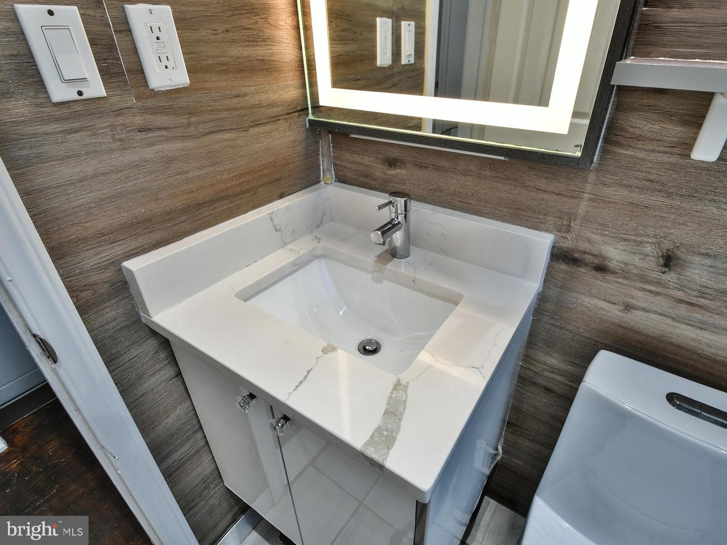 5008 37th Avenue photo 20
