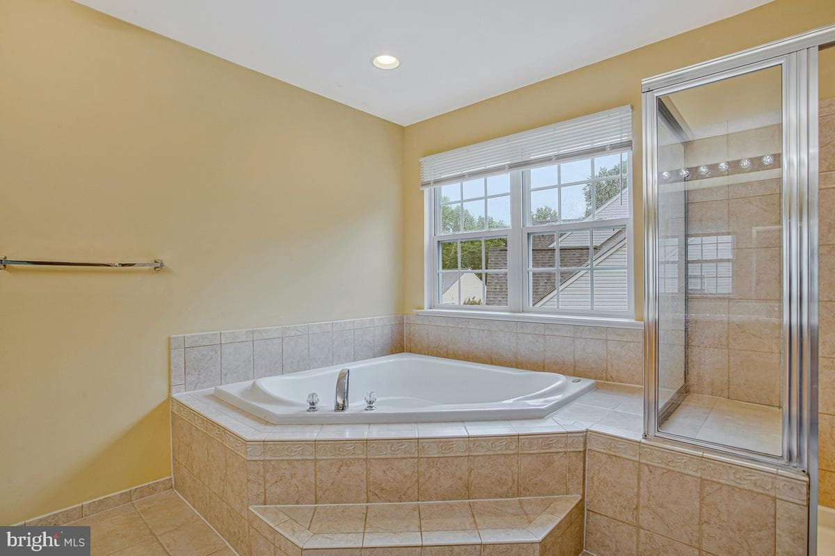 5209 Devonport Court photo 30