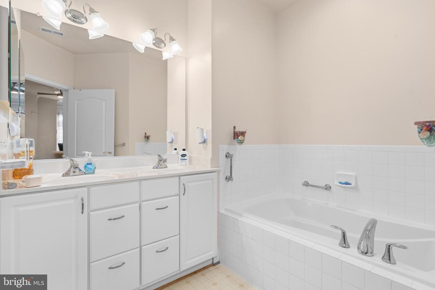 7208 Paperbark Terrace photo 25
