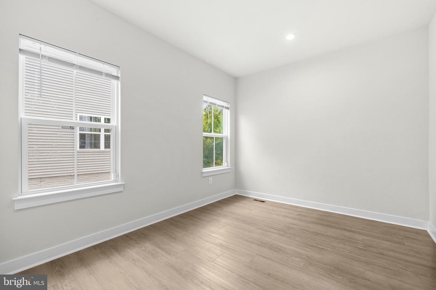 15550 Twin River Circle photo 26