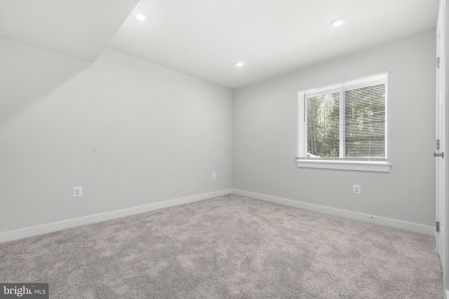 15550 Twin River Circle photo 46