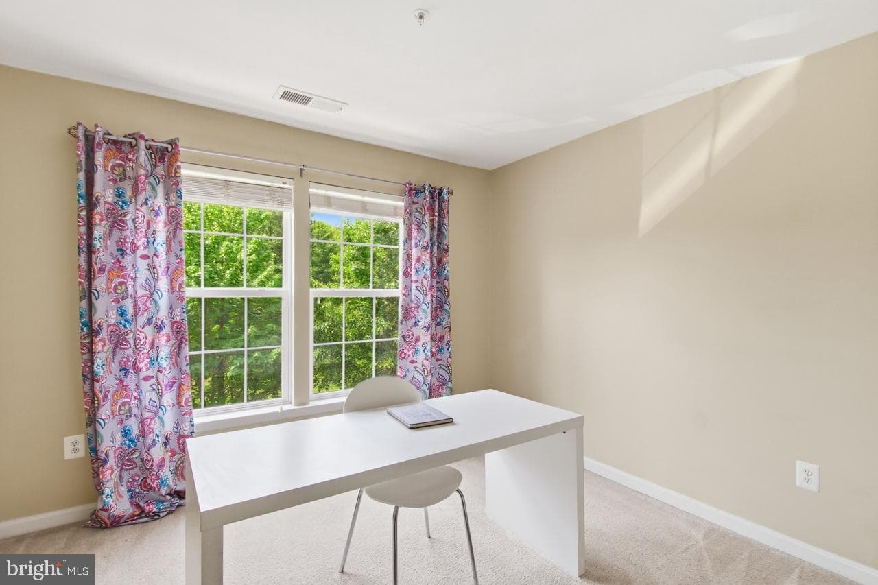 703 Yarrow Court photo 33