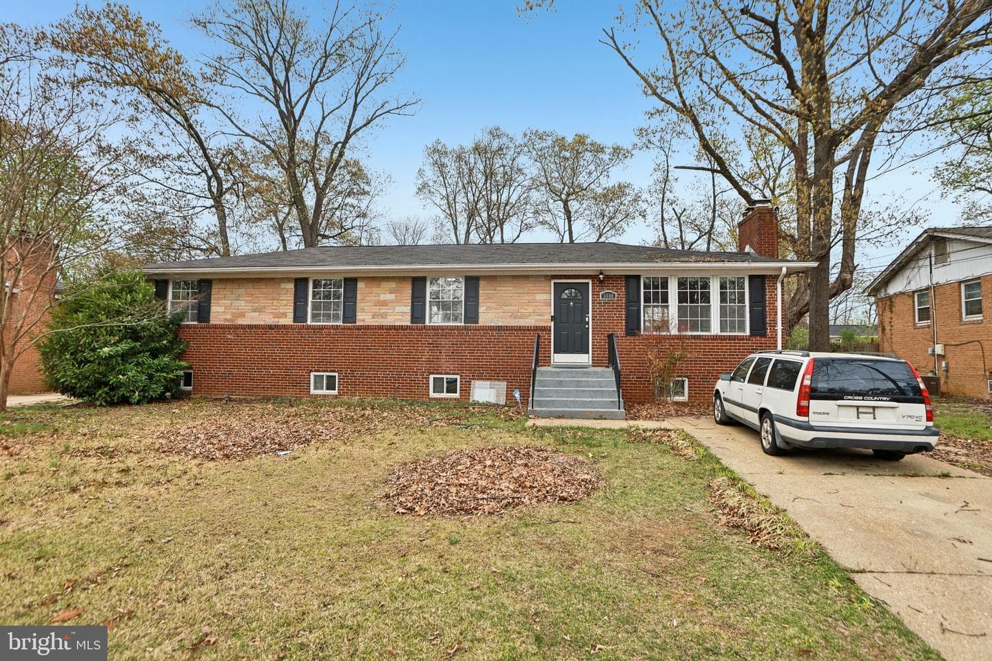 5608 Eastwood Court, Clinton