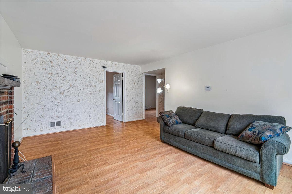 2200 Oaktree Lane photo 20