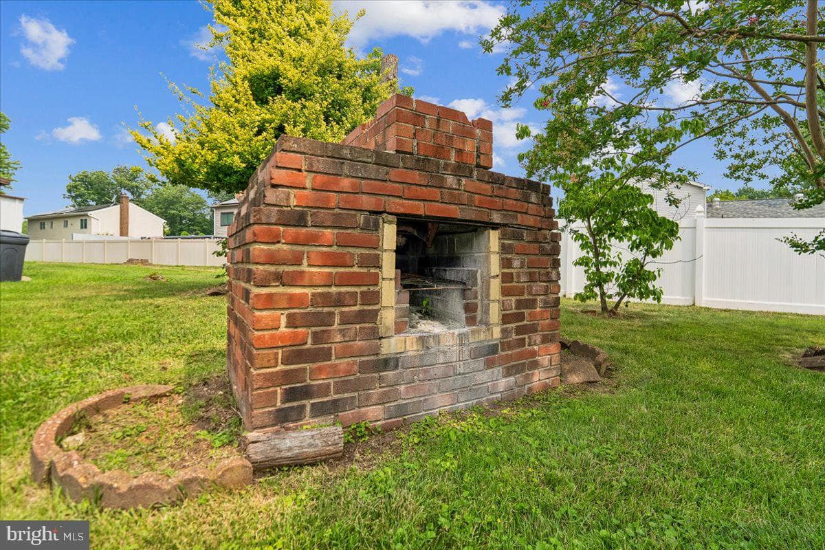 2200 Oaktree Lane photo 28