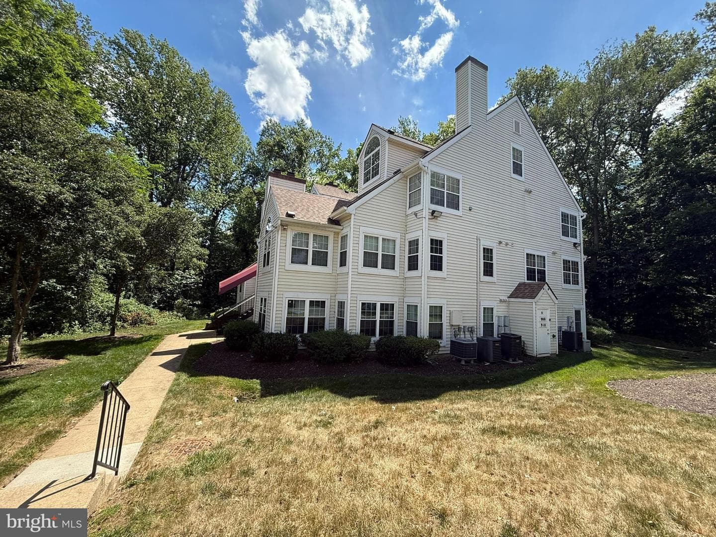 916 Westhaven Drive #11-301 photo 23