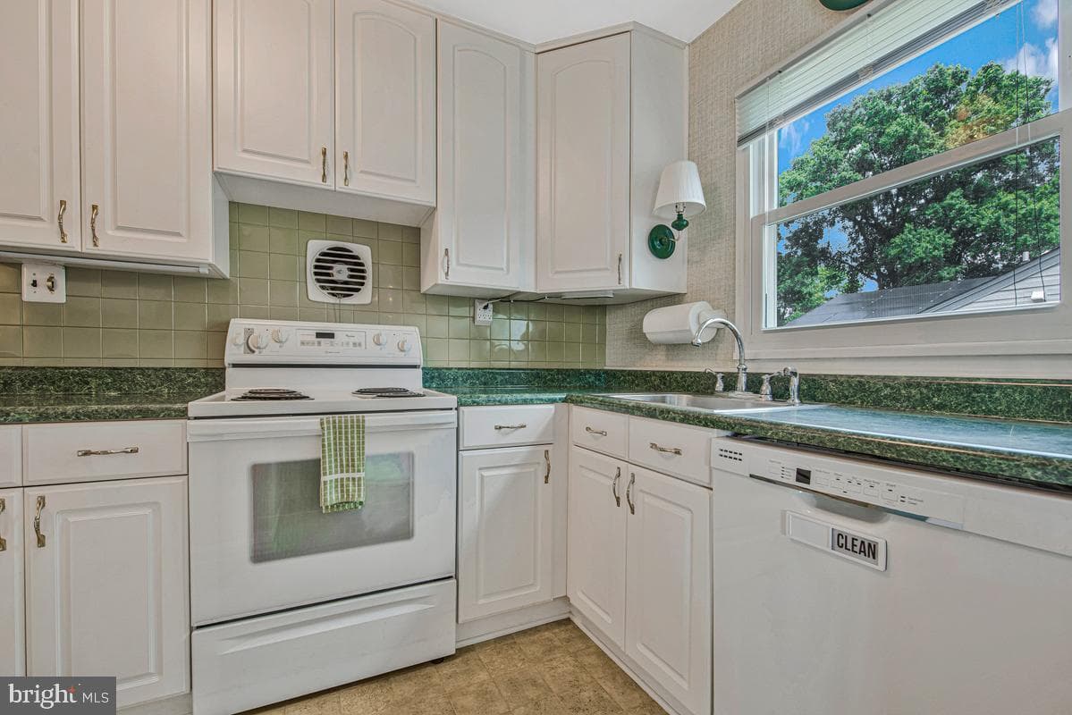 9410 Sheridan Street photo 12