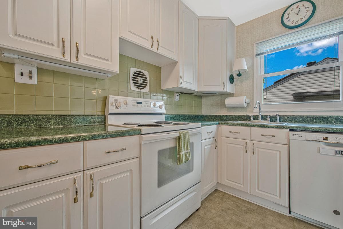 9410 Sheridan Street photo 13