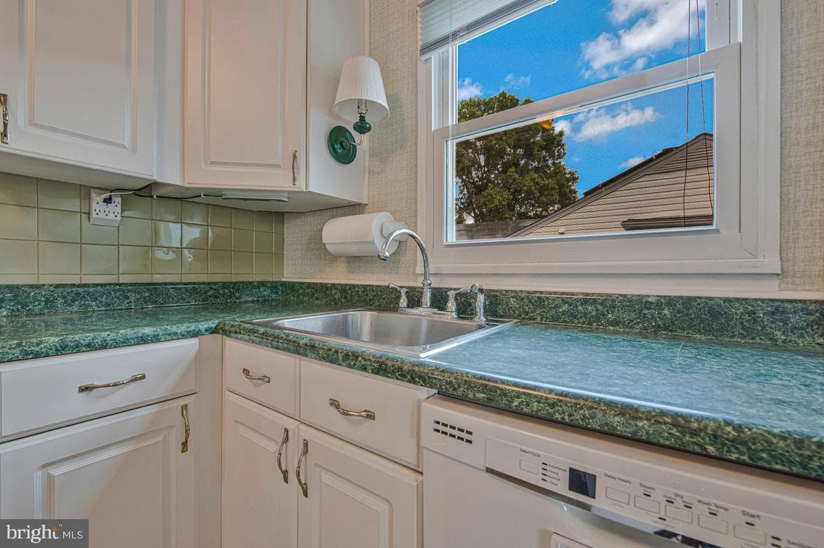 9410 Sheridan Street photo 14