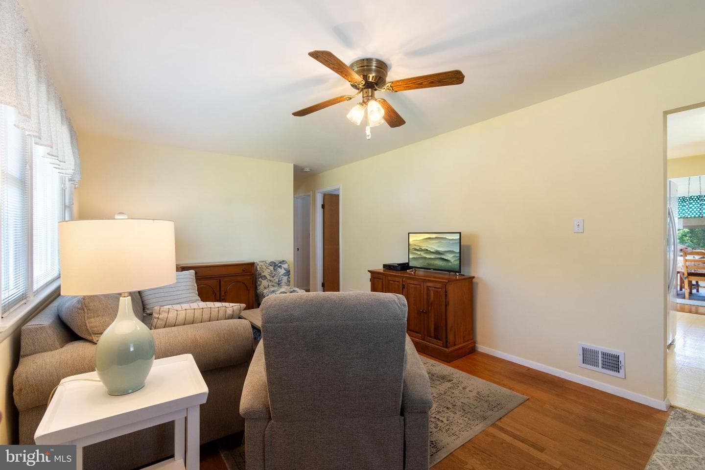 6011 Berwyn Road photo 12