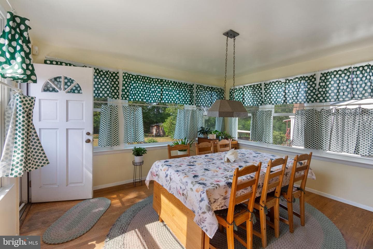 6011 Berwyn Road photo 14