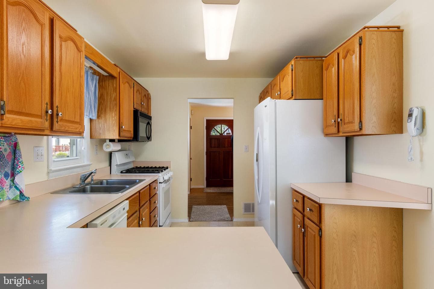 6011 Berwyn Road photo 17