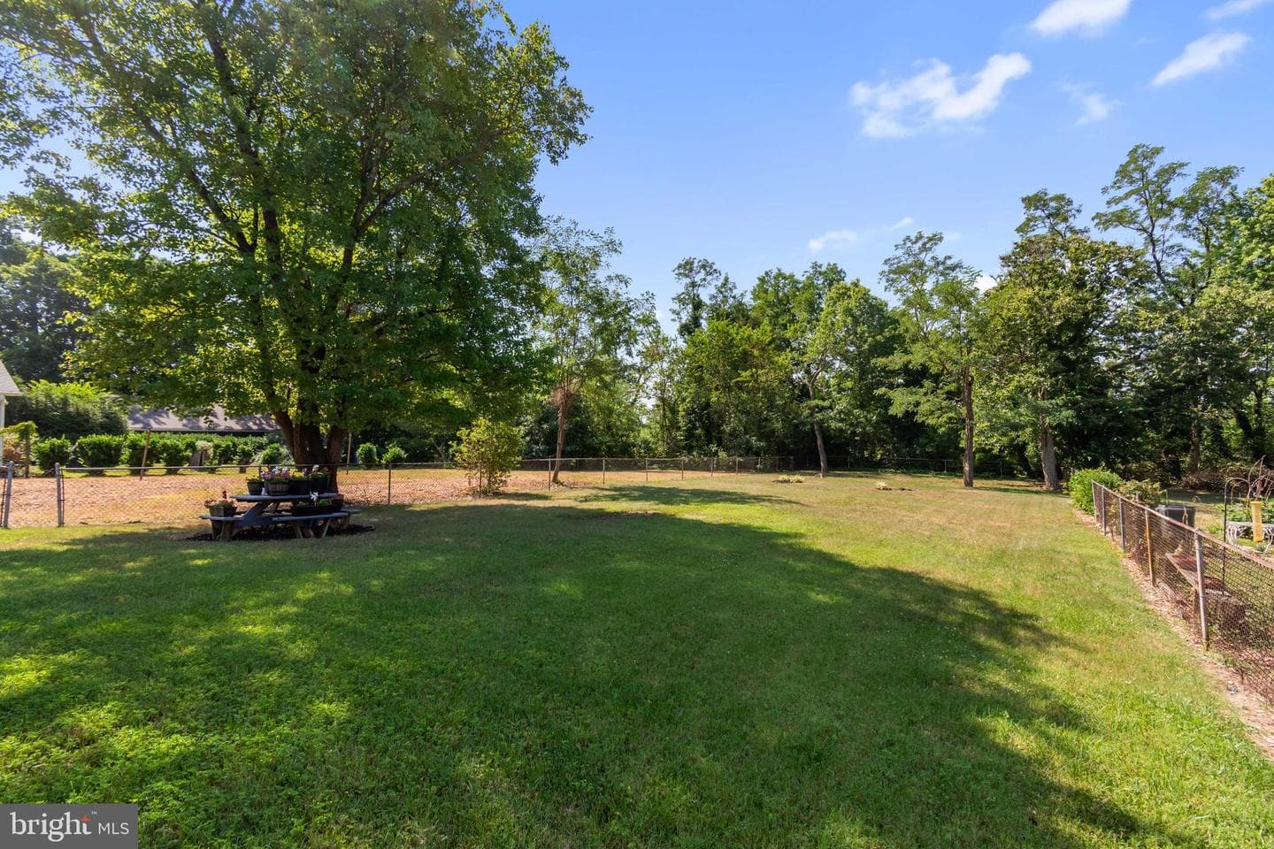 6011 Berwyn Road photo 8